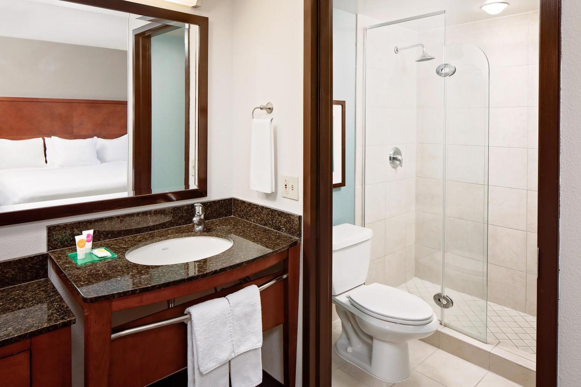 Hyatt Place Ontario/rancho Cucamonga 3*